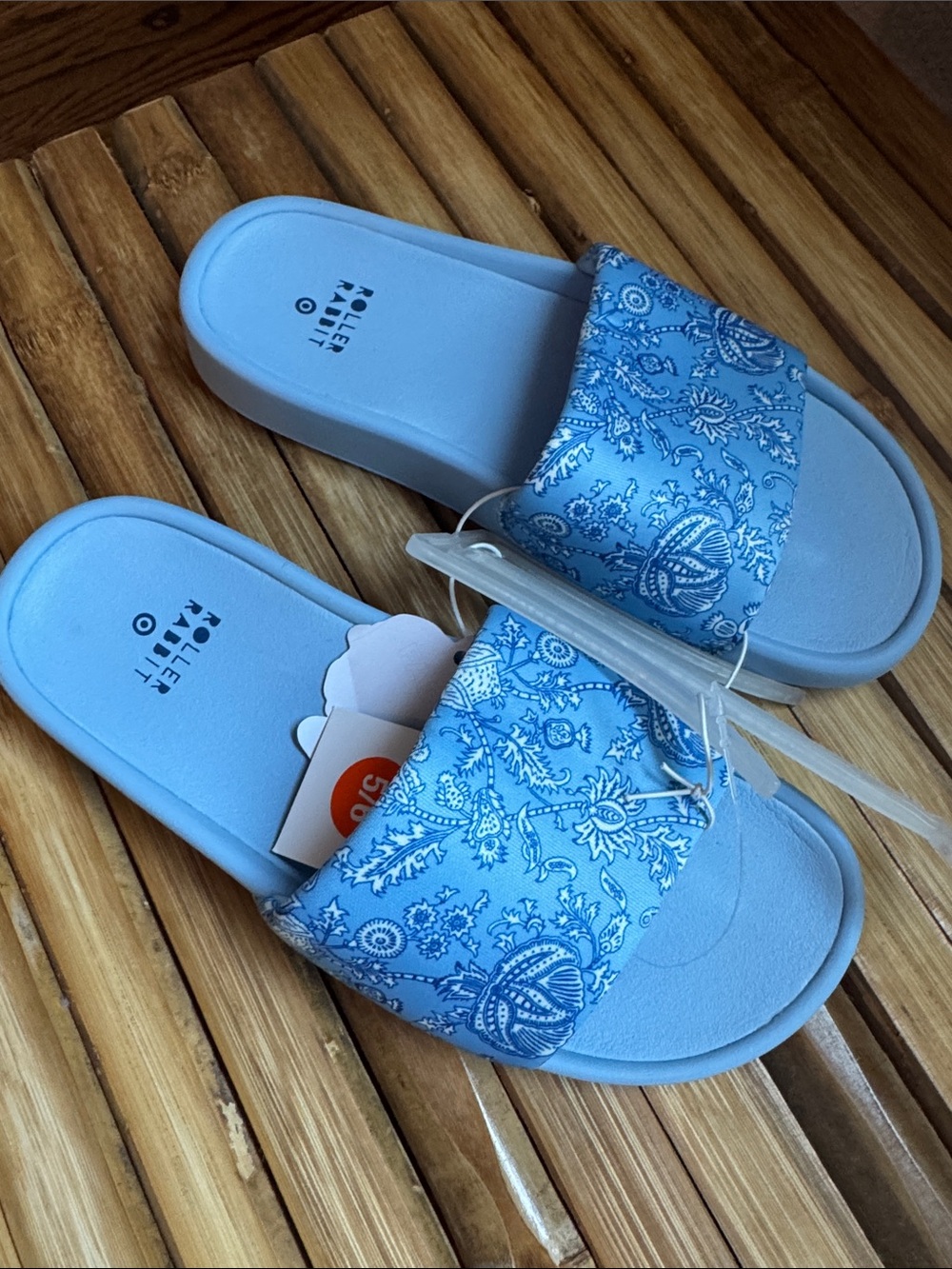 Sold Out 5/6 Roller Rabbit Women’s Light Blue Paisley Slide Sandals